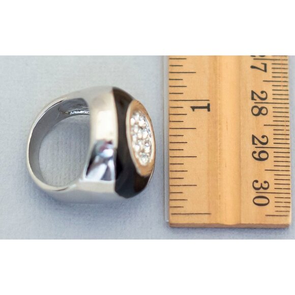 Size 8 bold rhinestone vintage ring (C6) - Picture 3 of 3